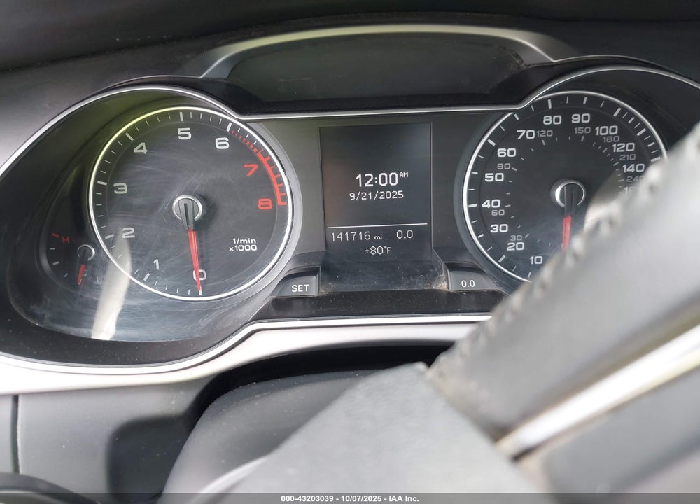 2013 AUDI A4 VIN: WAUBFAFL4DN031305