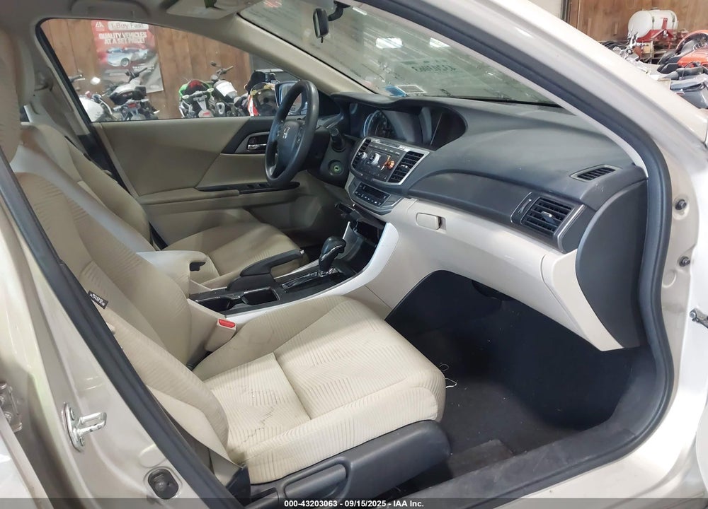 2014 HONDA ACCORD VIN: 1HGCR2F32EA032225