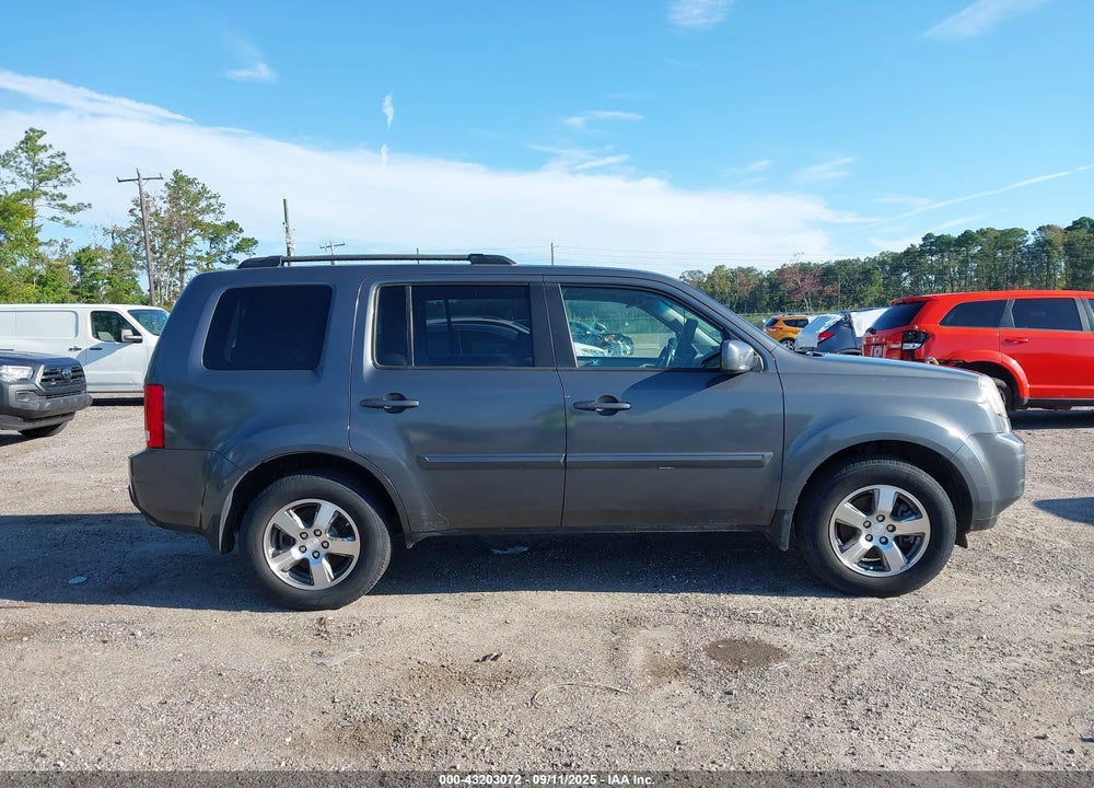 2011 HONDA PILOT VIN: 5FNYF4H5XBB018566