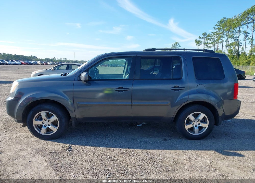 2011 HONDA PILOT VIN: 5FNYF4H5XBB018566