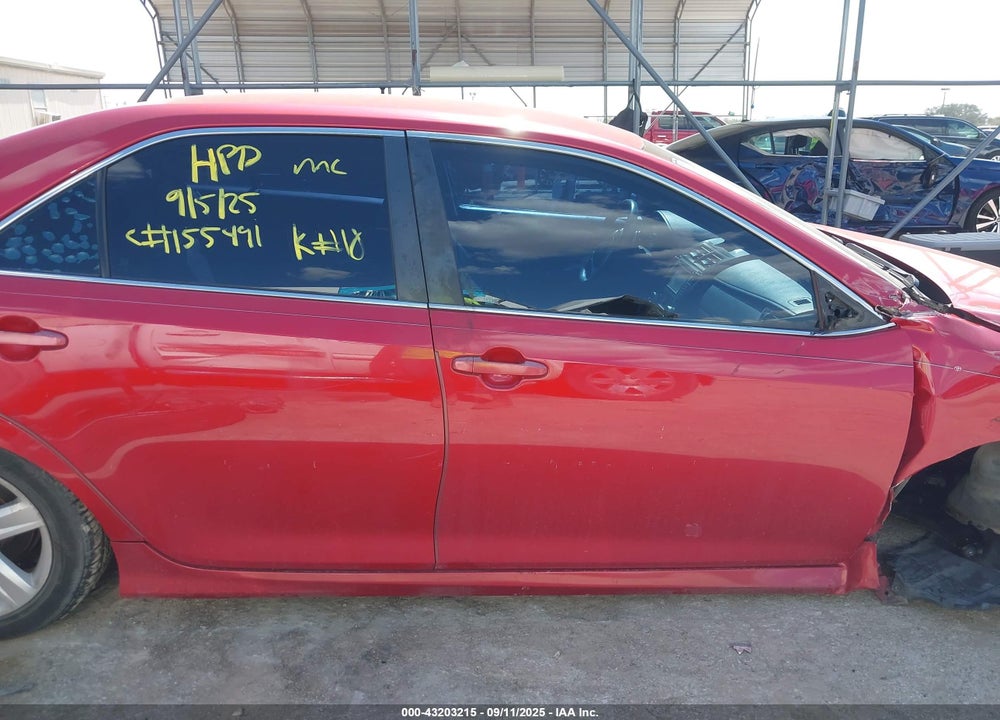 2014 TOYOTA CAMRY SE VIN: 4T1BF1FK5EU741035