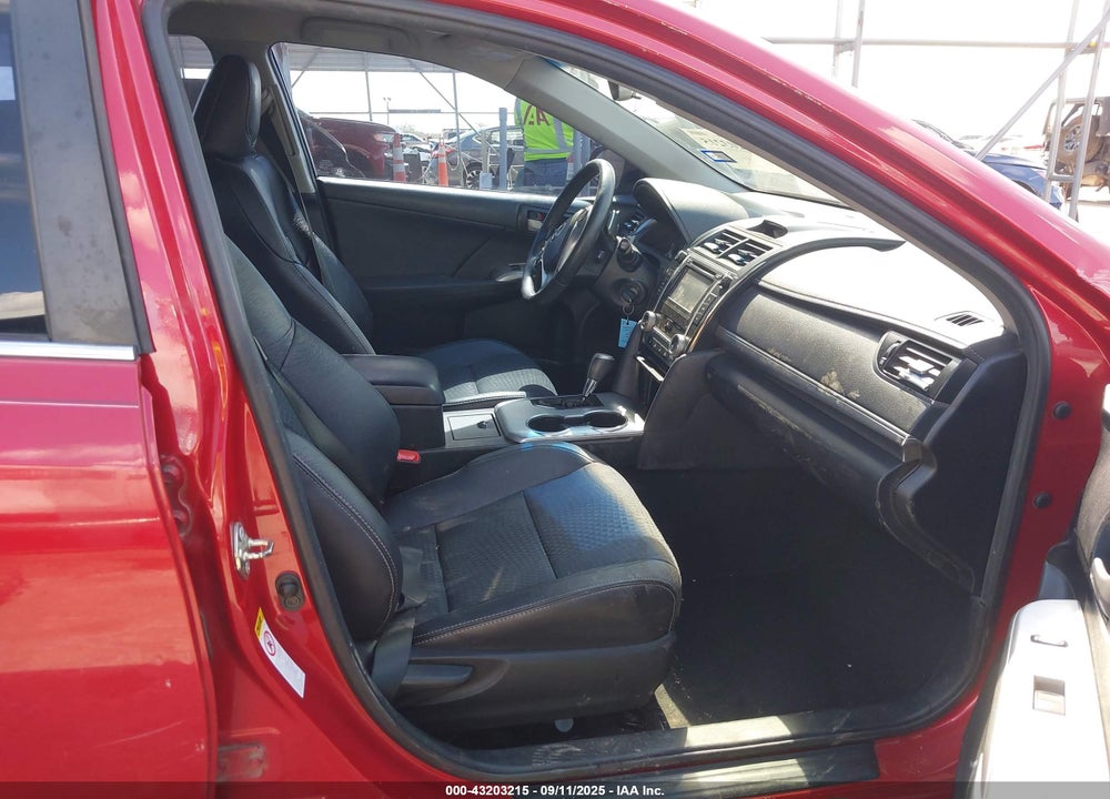 2014 TOYOTA CAMRY SE VIN: 4T1BF1FK5EU741035