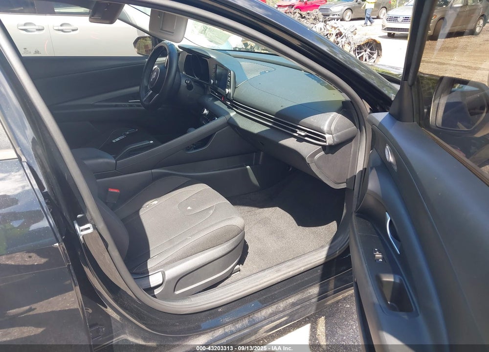 2023 HYUNDAI ELANTRA VIN: 5NPLM4AG9PH094123