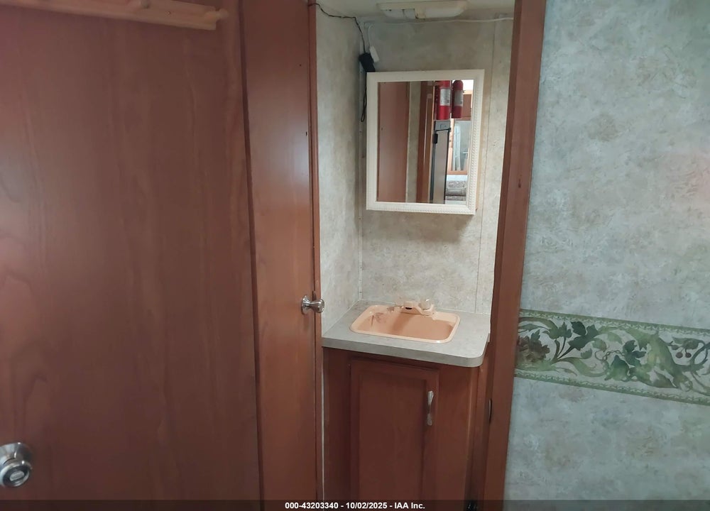 2005 COACHMEN TRAVEL TRAILER VIN: 1TC2B207X53063337