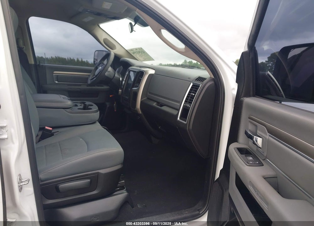 2019 RAM 1500 VIN: 1C6RR6TT2KS561630
