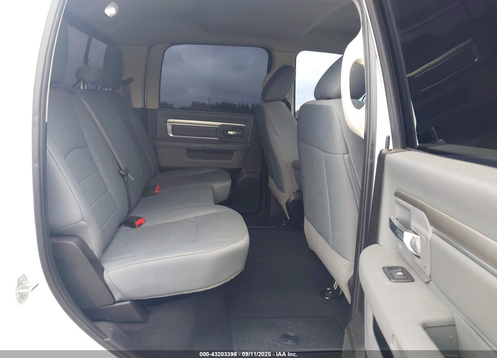 2019 RAM 1500 VIN: 1C6RR6TT2KS561630