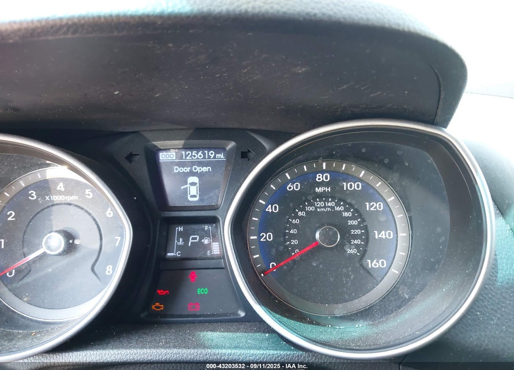 2014 HYUNDAI ELANTRA VIN: KMHD35LH5EU196648