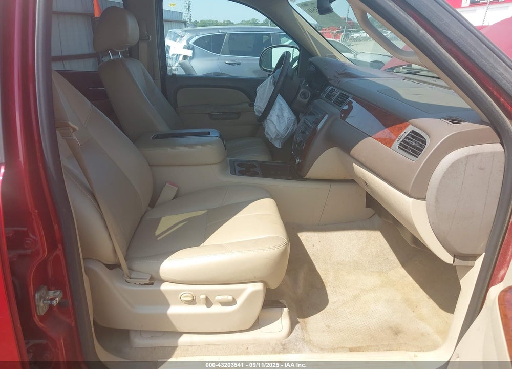 2013 CHEVROLET SUBURBAN 1500 VIN: 1GNSKJE71DR189345