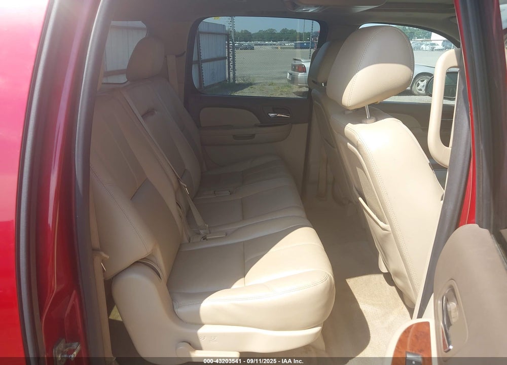 2013 CHEVROLET SUBURBAN 1500 VIN: 1GNSKJE71DR189345