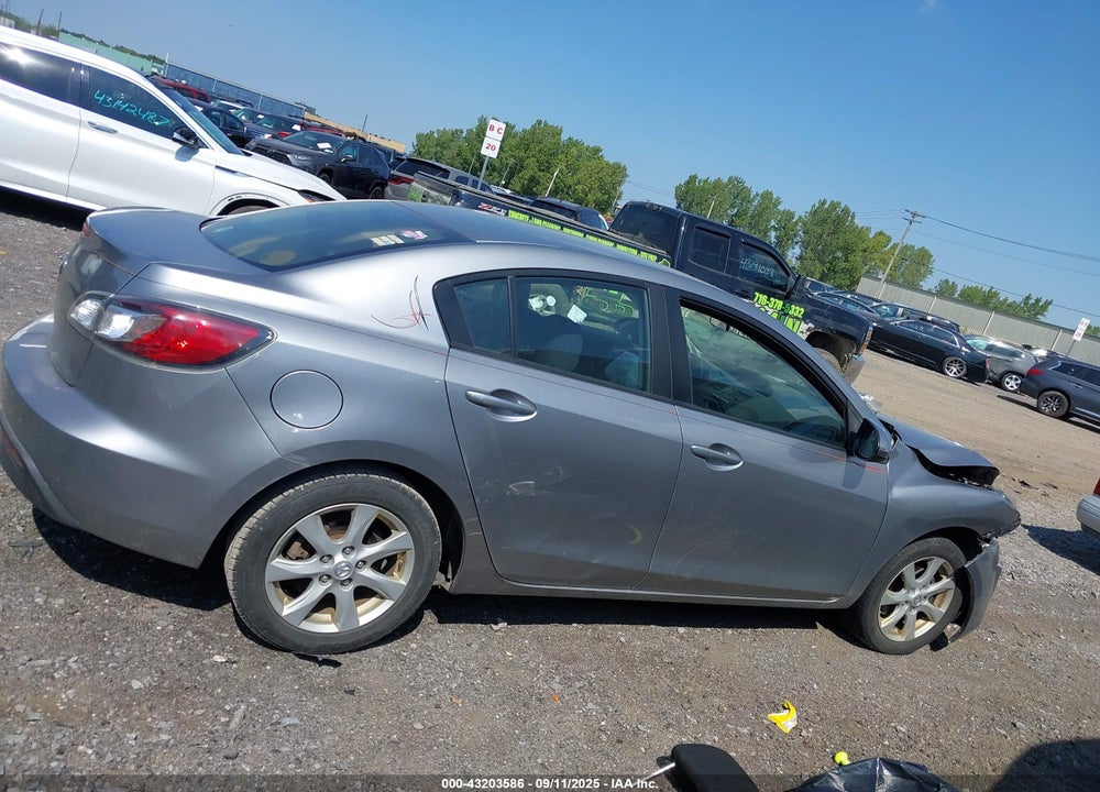 2011 MAZDA 3 VIN: JM1BL1VG4B1498826