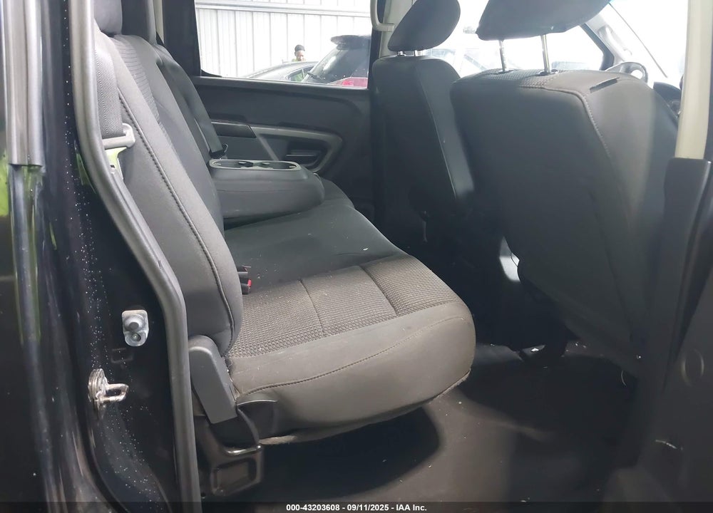 2015 NISSAN TITAN VIN: 1N6BA0ED7FN512364