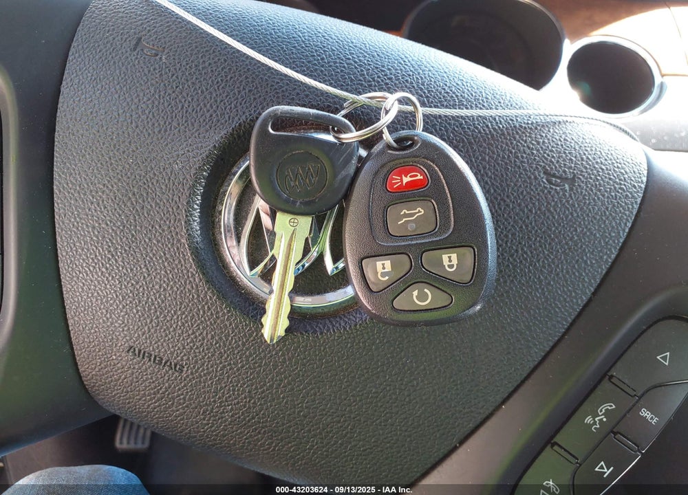 2011 BUICK ENCLAVE VIN: 5GAKVBED7BJ107577