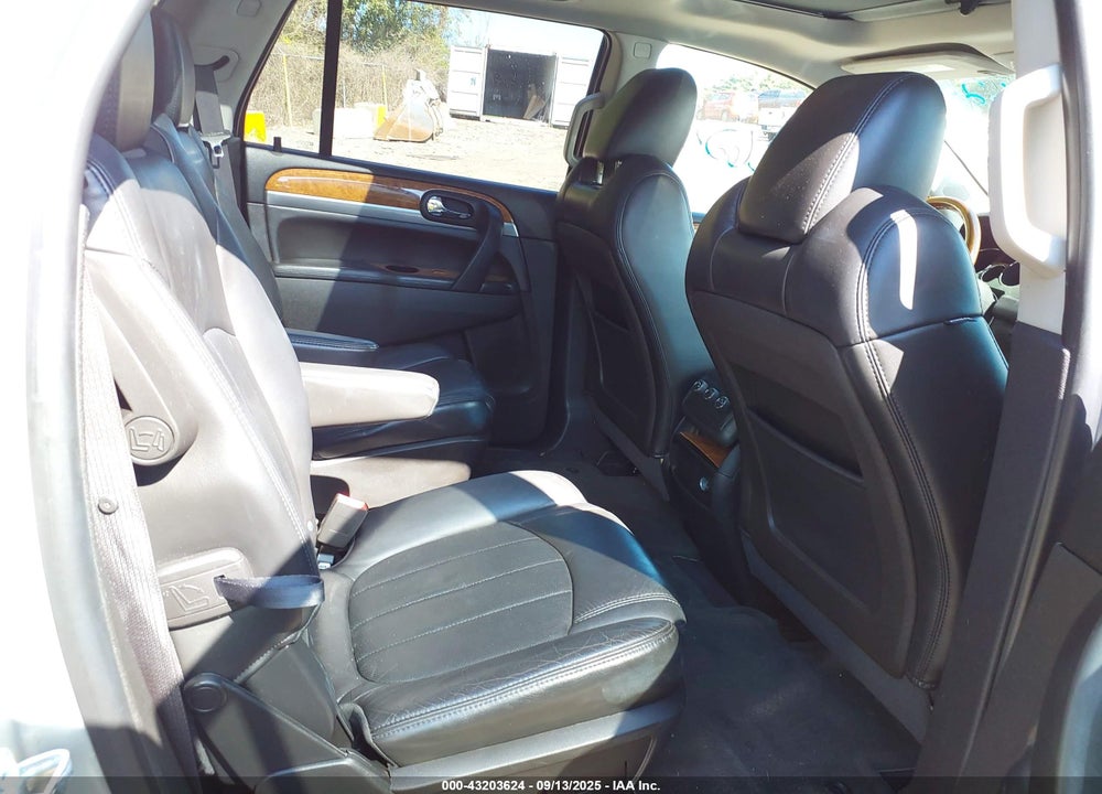 2011 BUICK ENCLAVE VIN: 5GAKVBED7BJ107577
