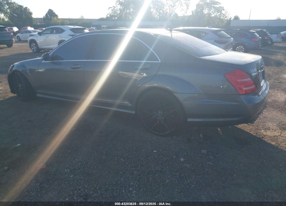 2007 MERCEDES-BENZ S 550 VIN: WDDNG71X27A103324