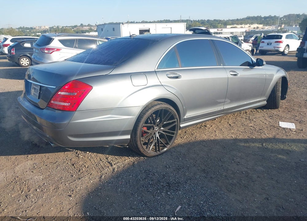 2007 MERCEDES-BENZ S 550 VIN: WDDNG71X27A103324