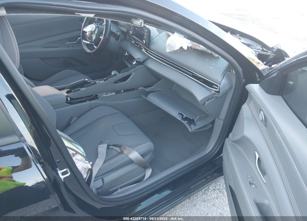 2025 HYUNDAI ELANTRA VIN: KMHLM4DG3SU008911