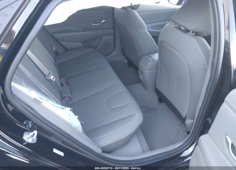 2025 HYUNDAI ELANTRA VIN: KMHLM4DG3SU008911