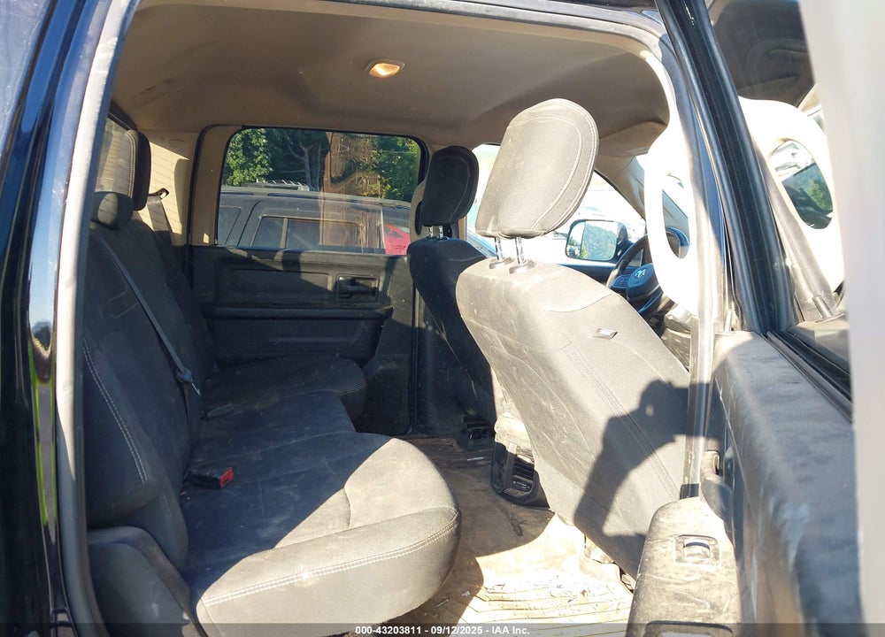 2020 RAM 2500 TRADESMAN 4X4 8' BOX VIN: 3C6UR5HJ2LG142925