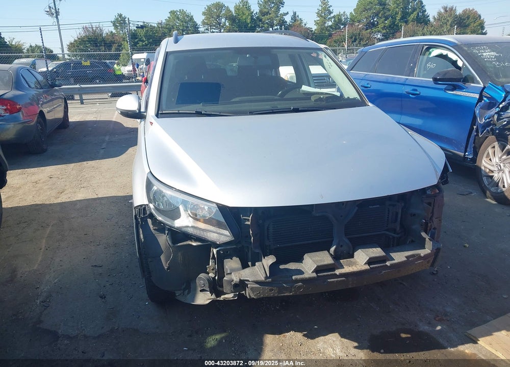 2017 VOLKSWAGEN TIGUAN 2.0T/2.0T S VIN: WVGAV7AX6HK049516