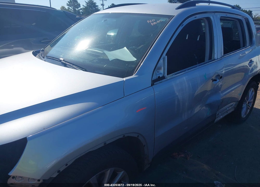 2017 VOLKSWAGEN TIGUAN 2.0T/2.0T S VIN: WVGAV7AX6HK049516
