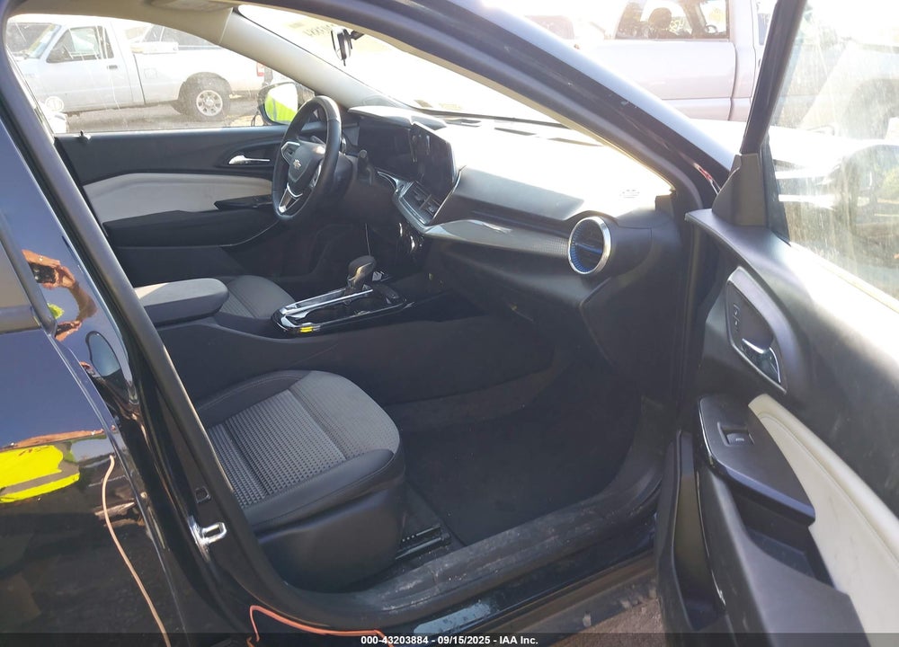 2025 CHEVROLET TRAX VIN: KL77LHEP0SC231960