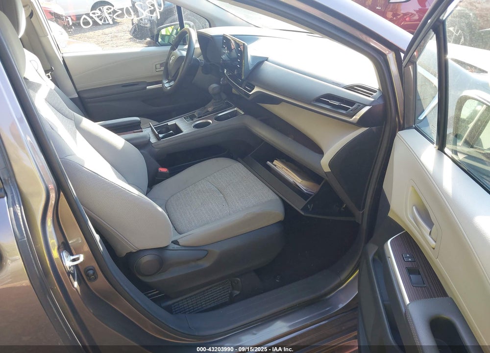 2024 TOYOTA SIENNA VIN: 5TDKRKECXRS199257