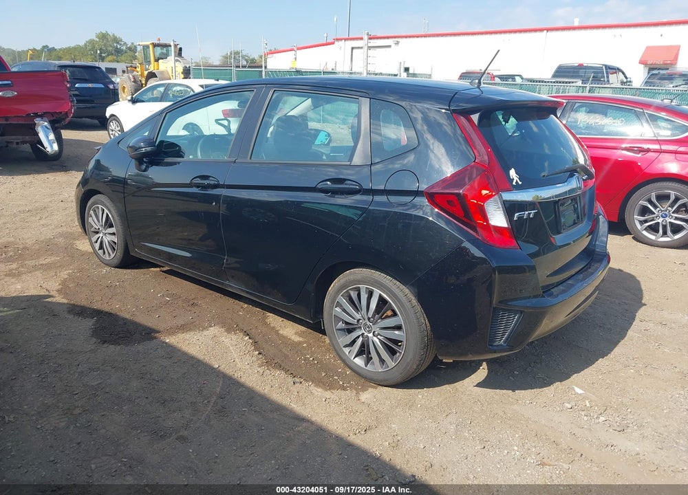 2015 HONDA FIT VIN: 3HGGK5H86FM762952