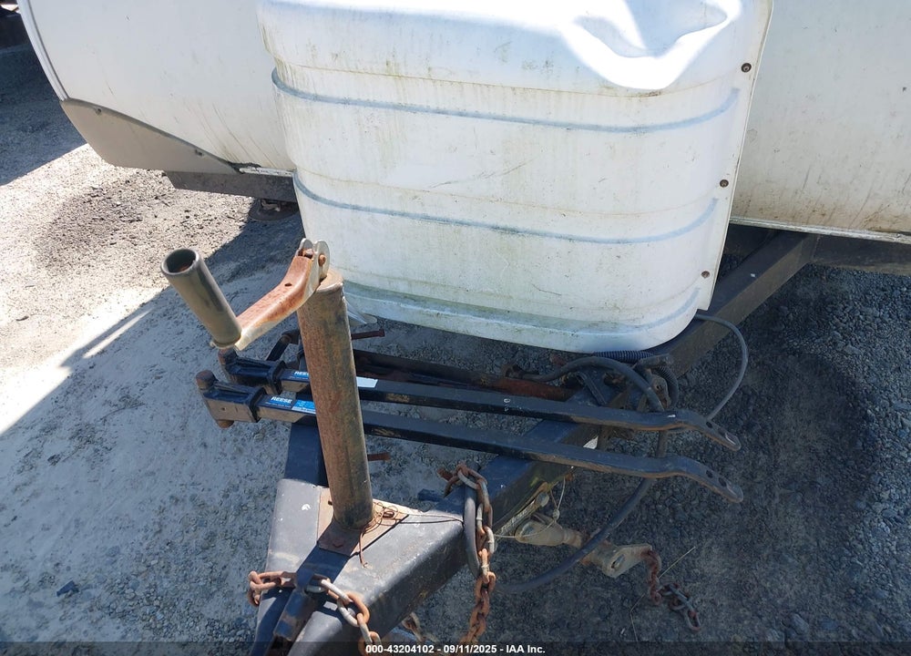 2004 FOREST RIVER SURVEYOR VIN: 4X4TSVV284L003662