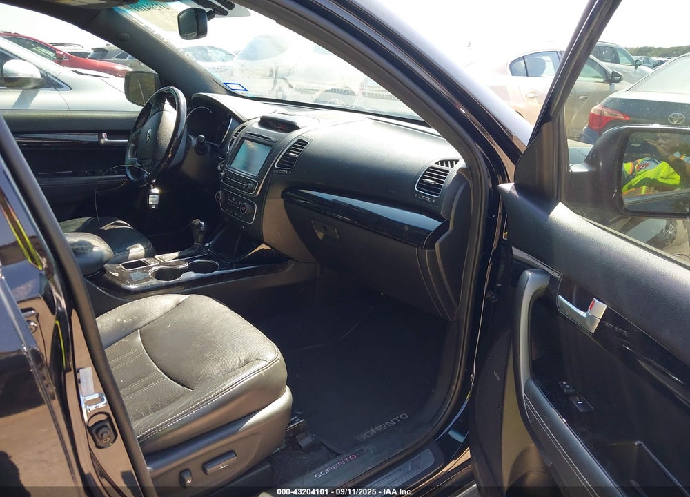 2014 KIA SORENTO VIN: 5XYKW4A70EG499832