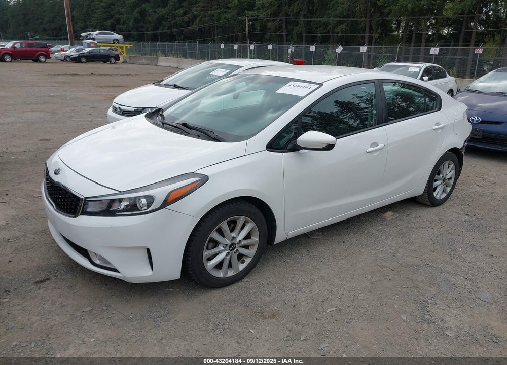 2017 KIA FORTE VIN: 3KPFL4A7XHE056082
