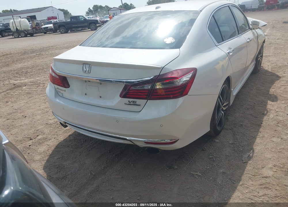 2017 HONDA ACCORD TOURING V6 VIN: 1HGCR3F92HA010806