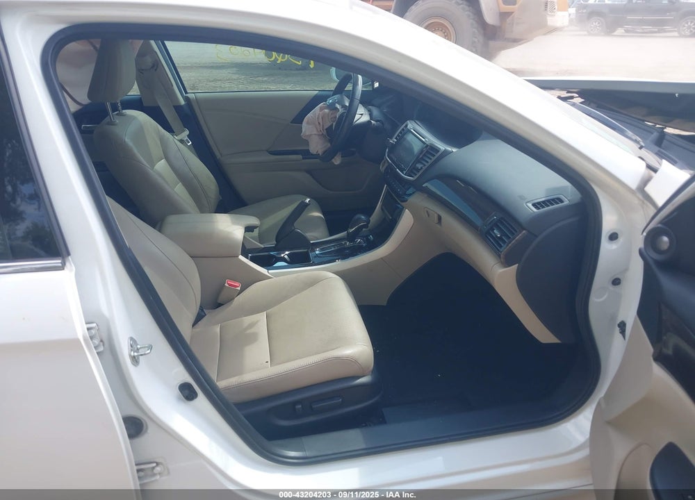 2017 HONDA ACCORD TOURING V6 VIN: 1HGCR3F92HA010806