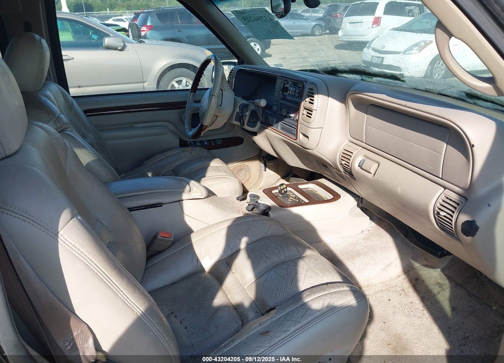 2000 CADILLAC ESCALADE STANDARD VIN: 1GYEK63R5YR181496