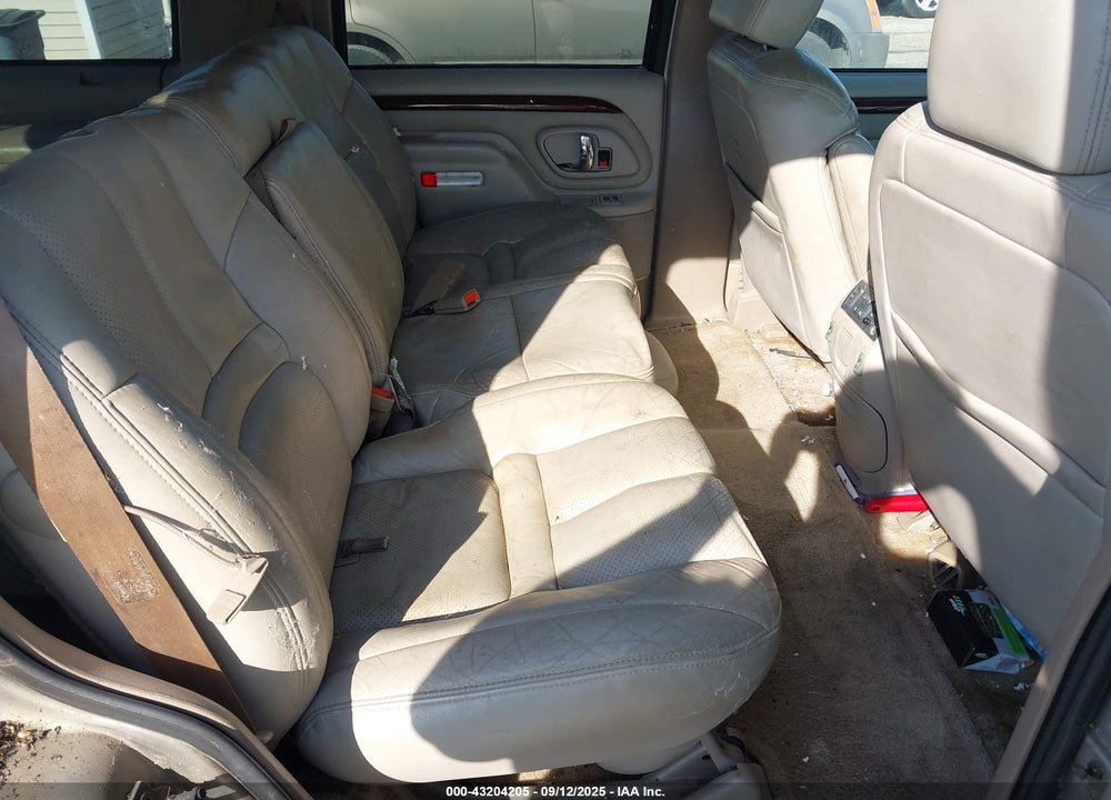 2000 CADILLAC ESCALADE STANDARD VIN: 1GYEK63R5YR181496
