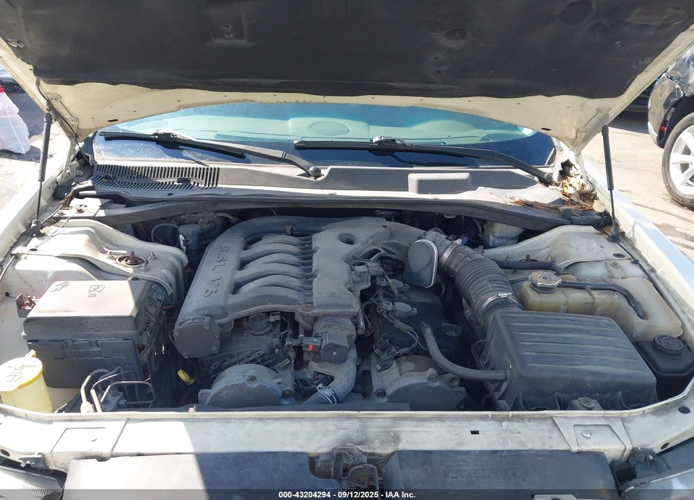 2008 CHRYSLER 300 LIMITED VIN: 2C3KK33G18H145332