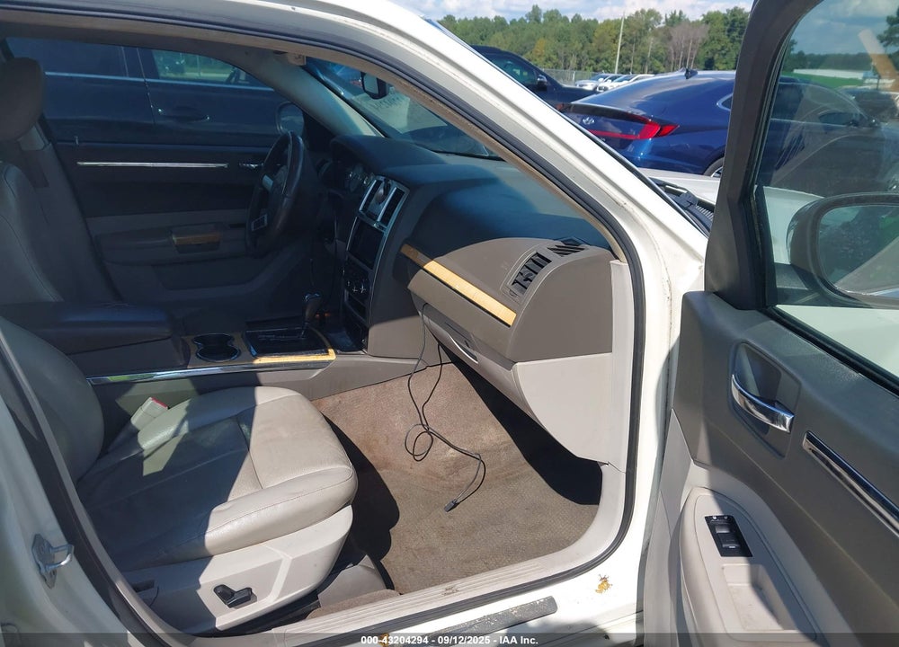 2008 CHRYSLER 300 LIMITED VIN: 2C3KK33G18H145332