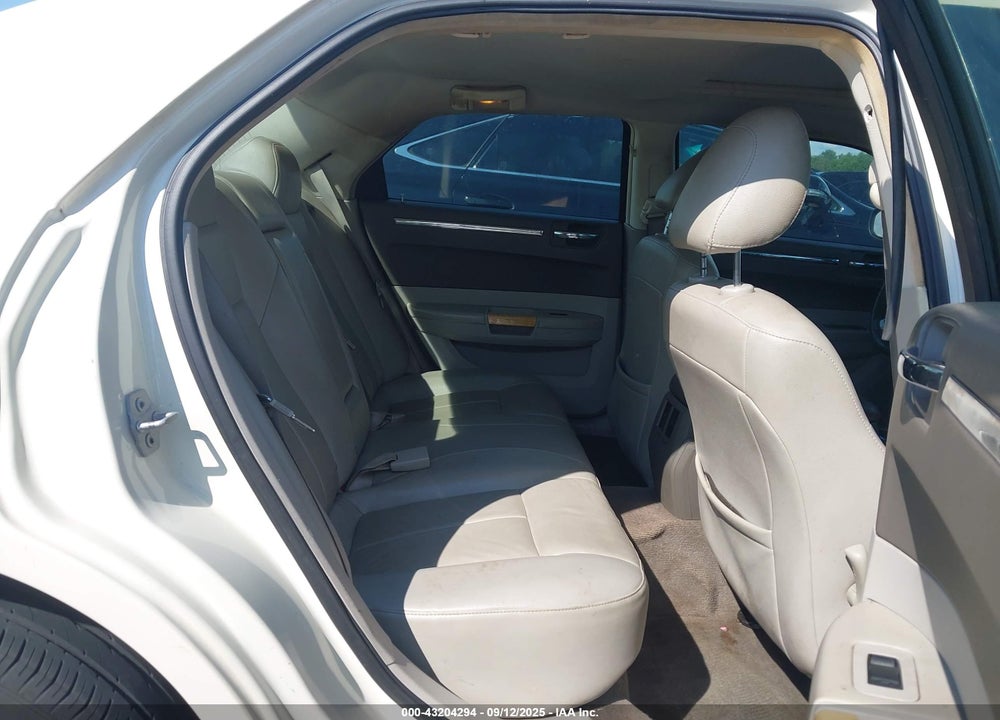 2008 CHRYSLER 300 LIMITED VIN: 2C3KK33G18H145332