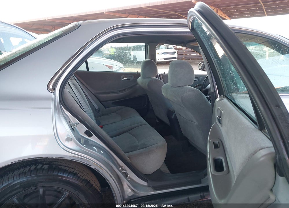2001 HONDA ACCORD 2.3 LX VIN: 1HGCG55481A107764