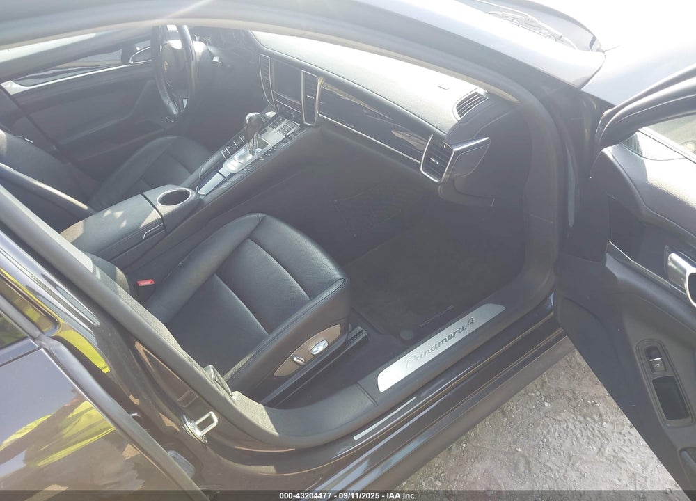 2011 PORSCHE PANAMERA 4 VIN: WP0AA2A72BL011897