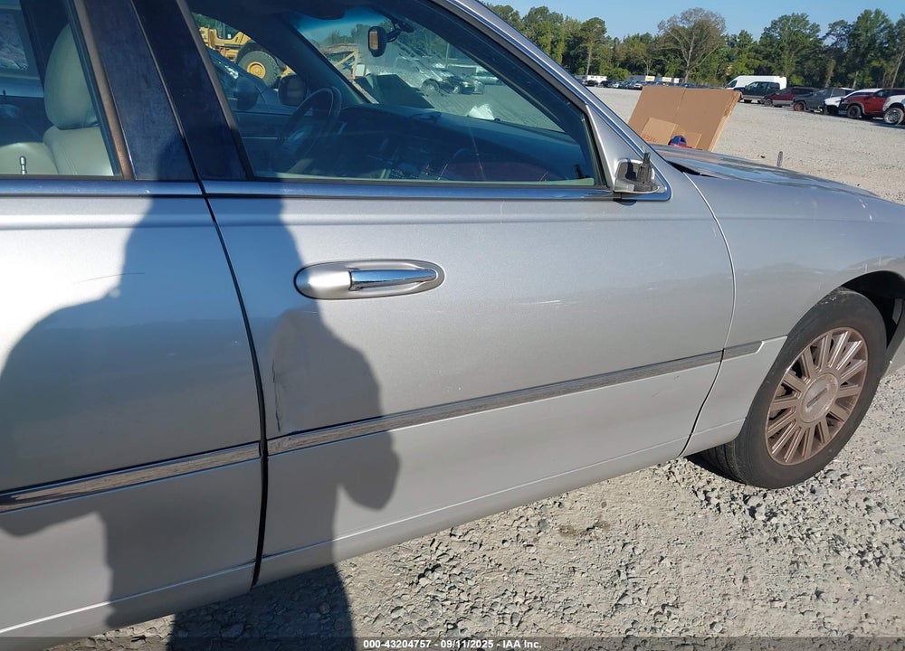 2004 LINCOLN TOWN CAR ULTIMATE VIN: 1LNHM83W64Y622093