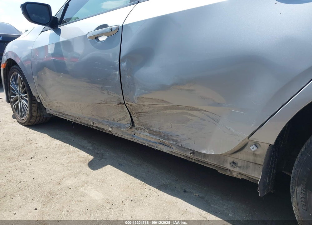 2017 HONDA CIVIC VIN: 2HGFC2F54HH511008