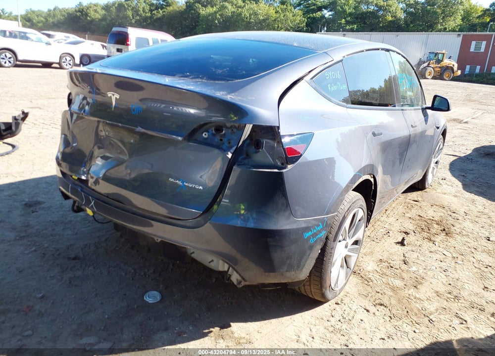 2023 TESLA MODEL Y VIN: 7SAYGDEE0PF639018