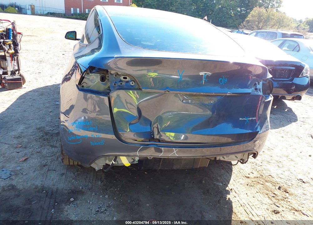 2023 TESLA MODEL Y VIN: 7SAYGDEE0PF639018