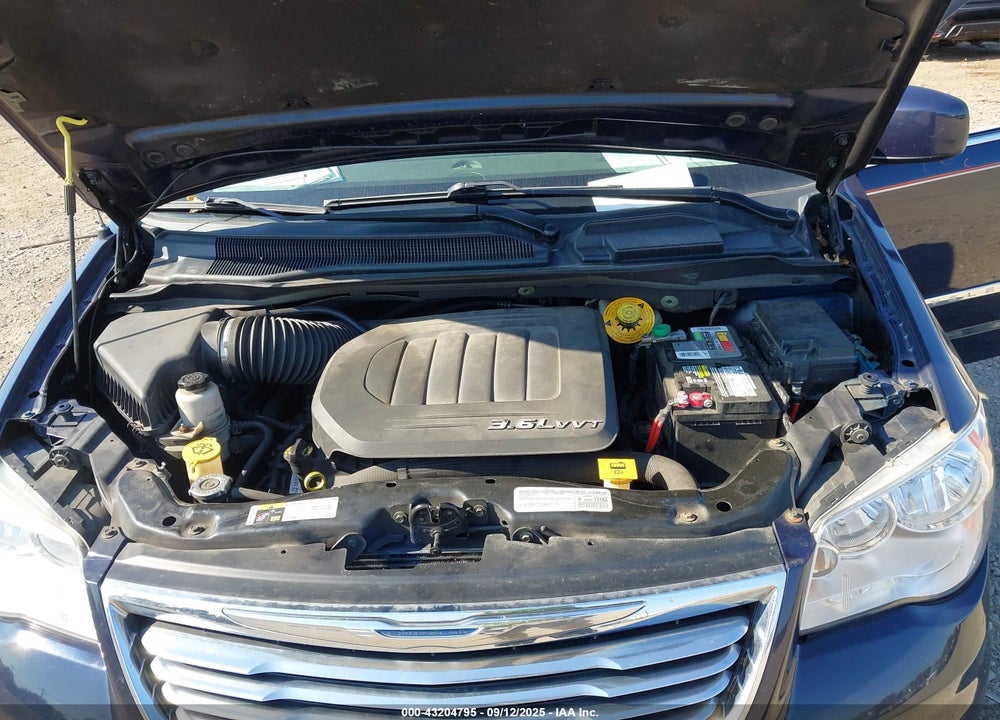 2015 CHRYSLER TOWN & COUNTRY VIN: 2C4RC1BG7FR609132