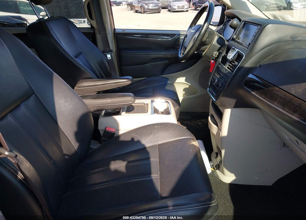 2015 CHRYSLER TOWN & COUNTRY VIN: 2C4RC1BG7FR609132