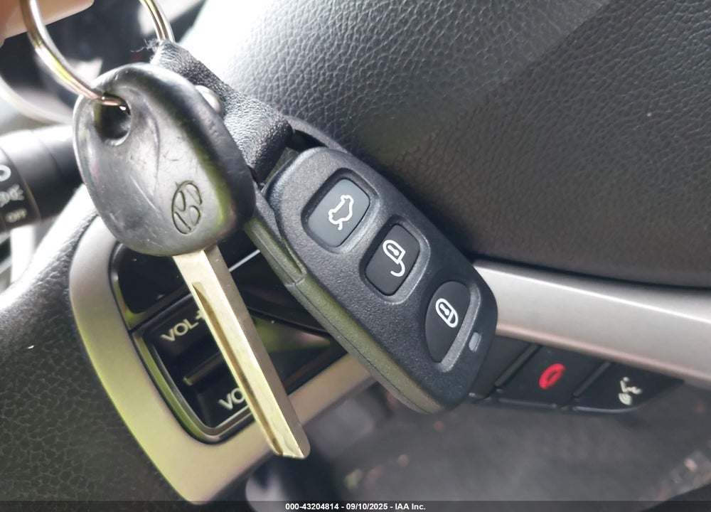 2013 HYUNDAI VELOSTER VIN: KMHTC6AD9DU146058