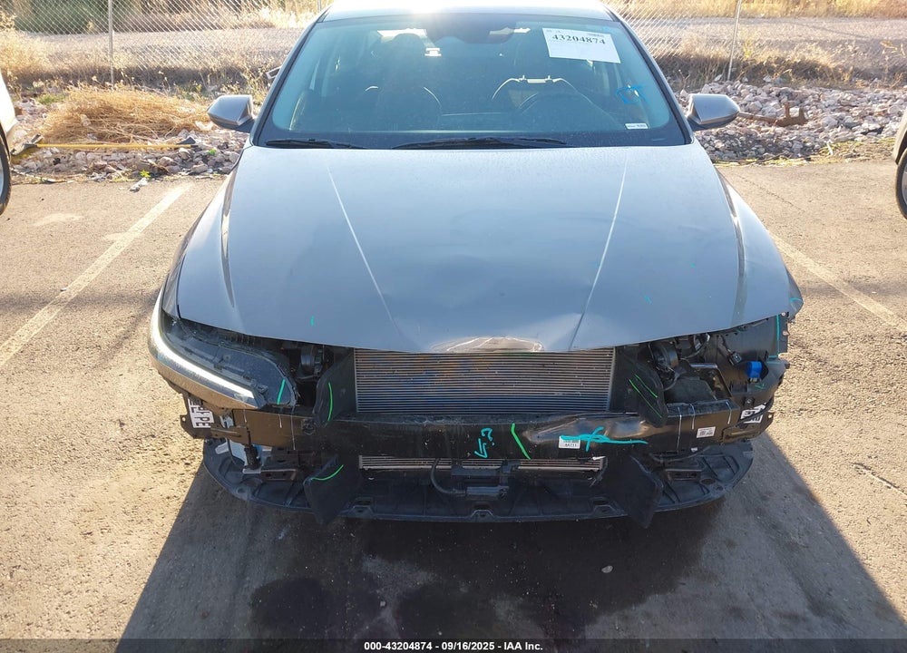 2025 HYUNDAI ELANTRA VIN: KMHLS4DG8SU942472