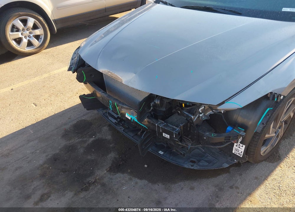 2025 HYUNDAI ELANTRA VIN: KMHLS4DG8SU942472