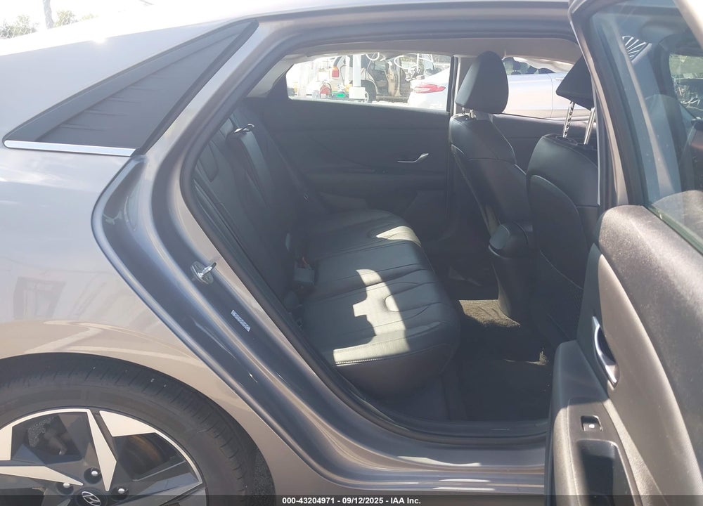 2023 HYUNDAI ELANTRA VIN: KMHLP4AG2PU372949