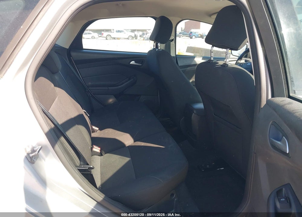 2016 FORD FOCUS VIN: 1FADP3K21GL272178